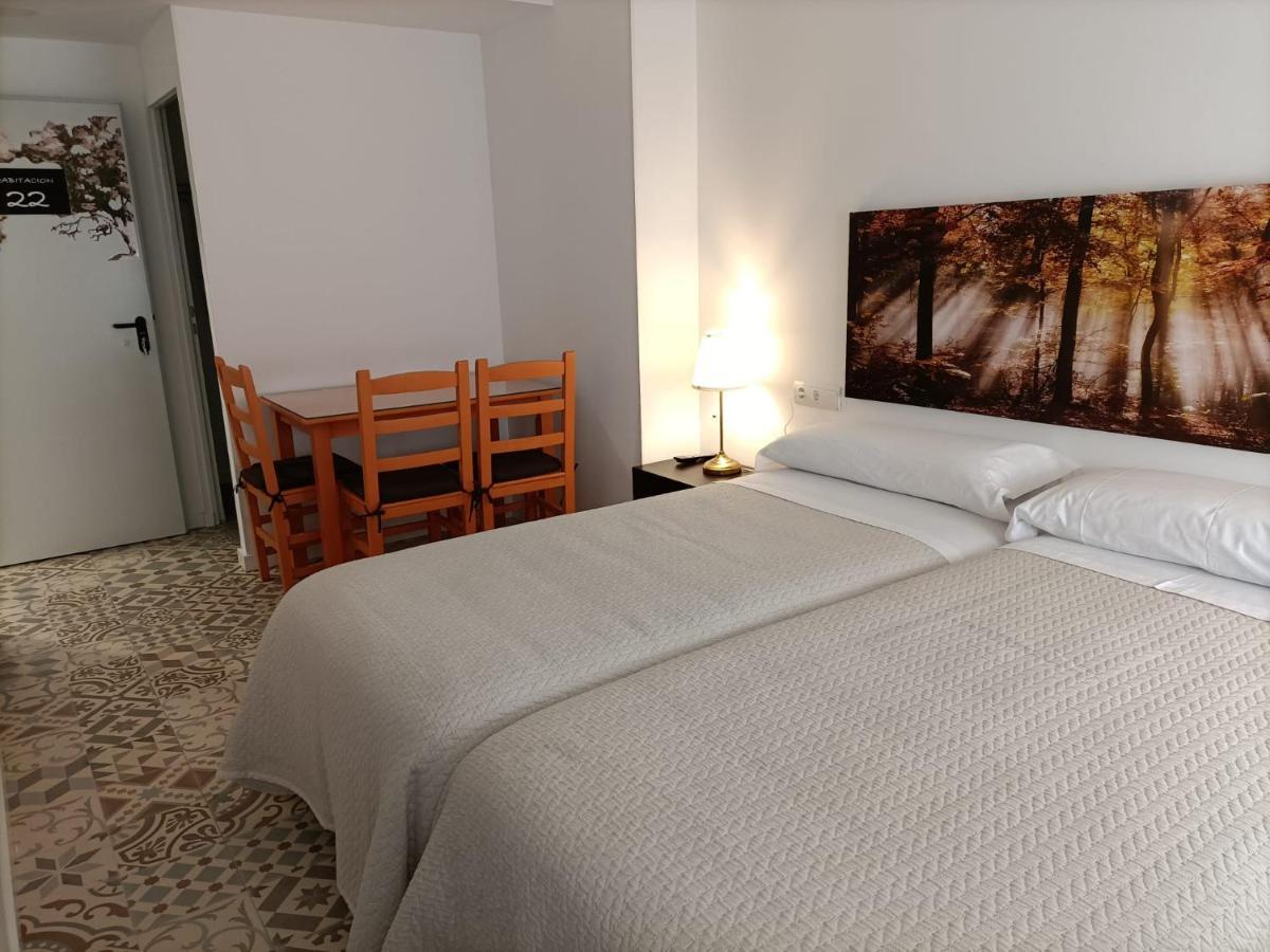 Hostal Las Encinas Villaviciosa de Odón Exterior foto